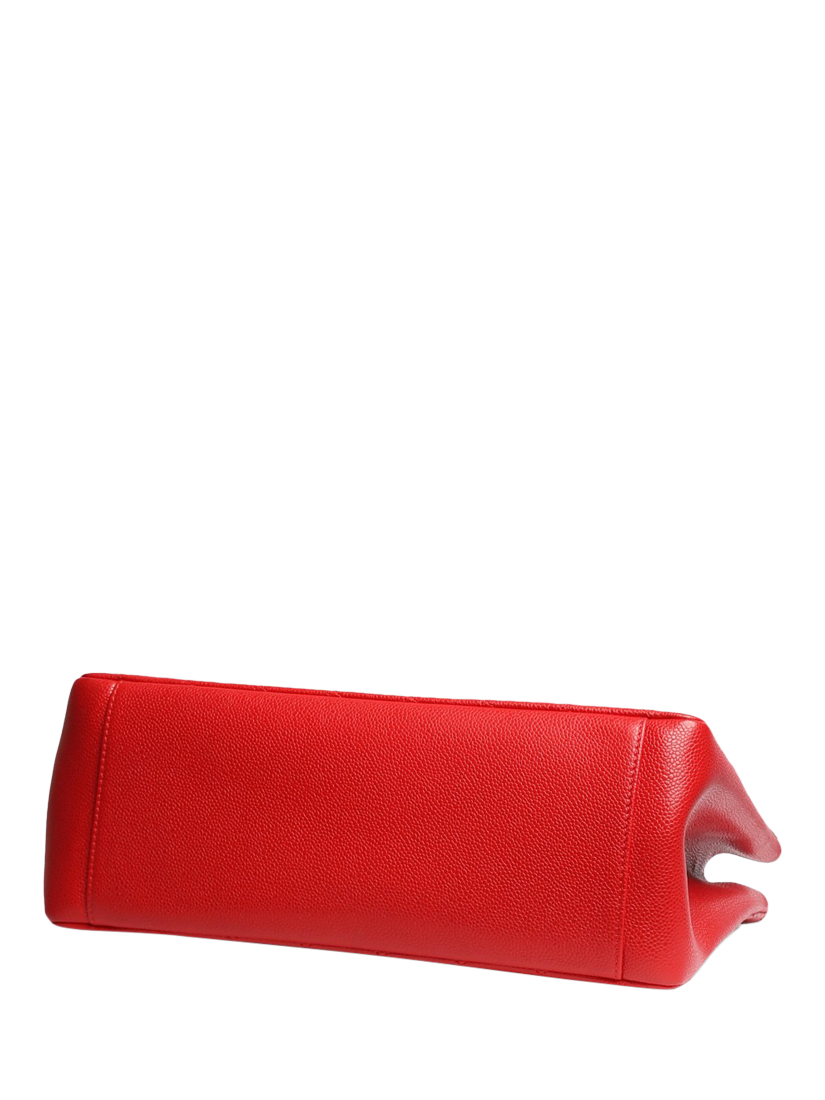 Product image 4 of 9, which shows Pre-loved CHANEL 2013-2014 Caviar Leather Diamond Quilted GST Bag, Red
