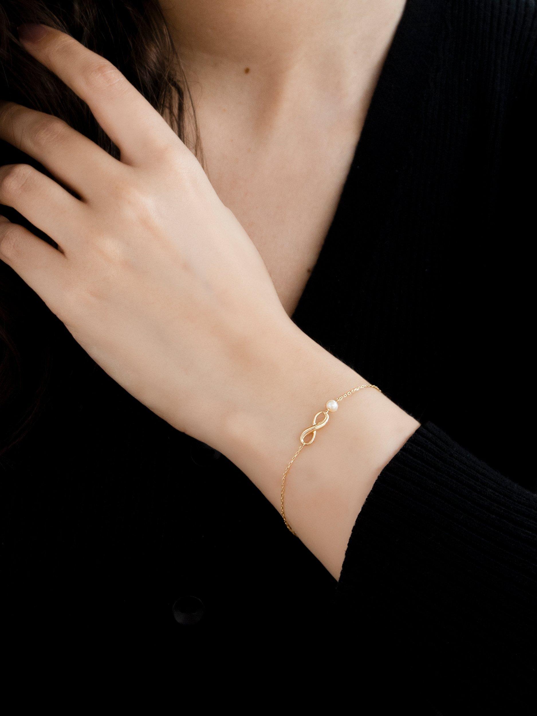 Product image 4 of 5, which shows IBB 9ct Gold Freshwater Pearl Infinity Chain Bracelet, Gold