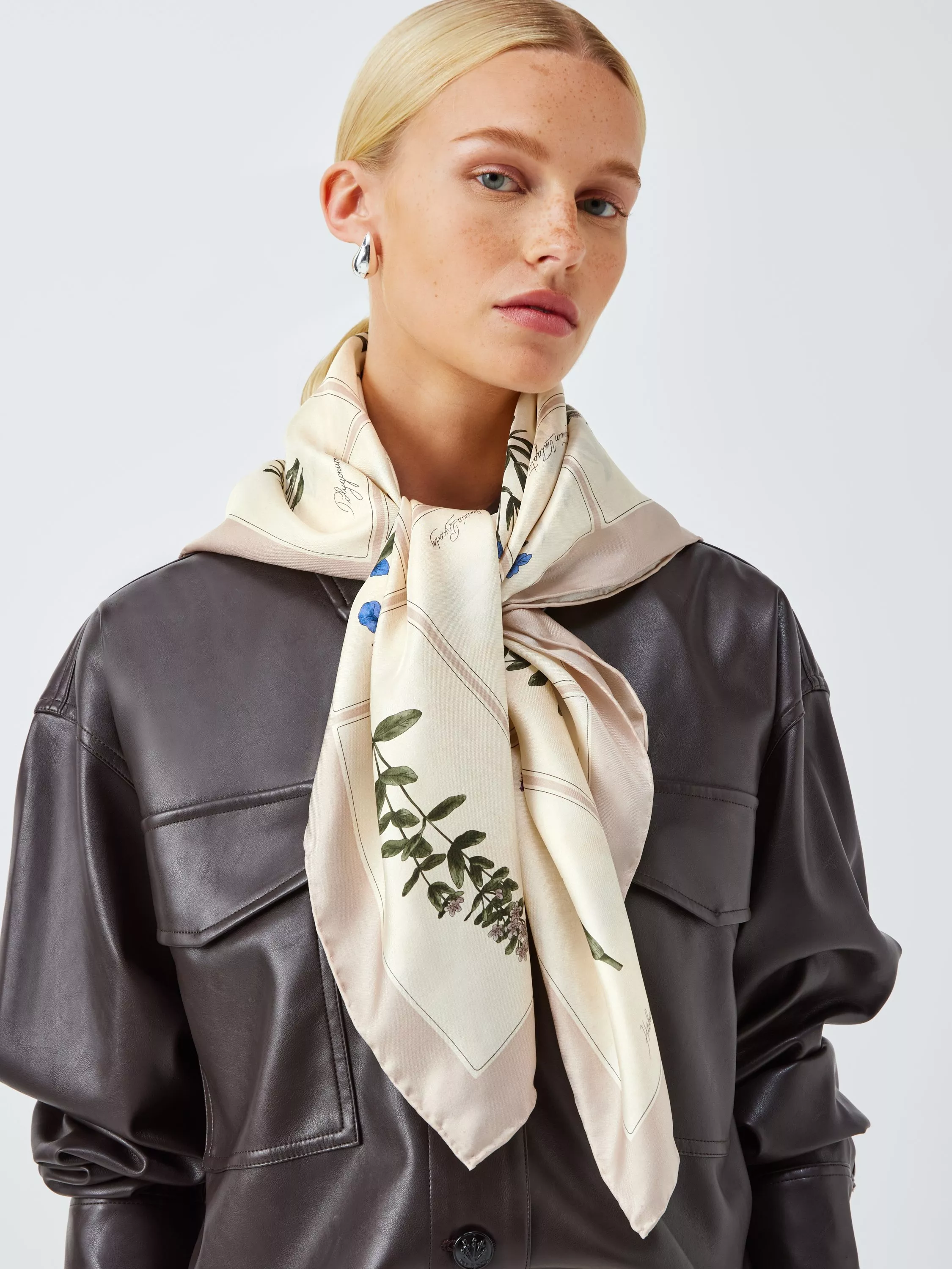 Max Mara Studio★OSSO 100％ SILK スカーフ Max Mara Studio☆OSSO 100％ SILK スカーフ スカーフ