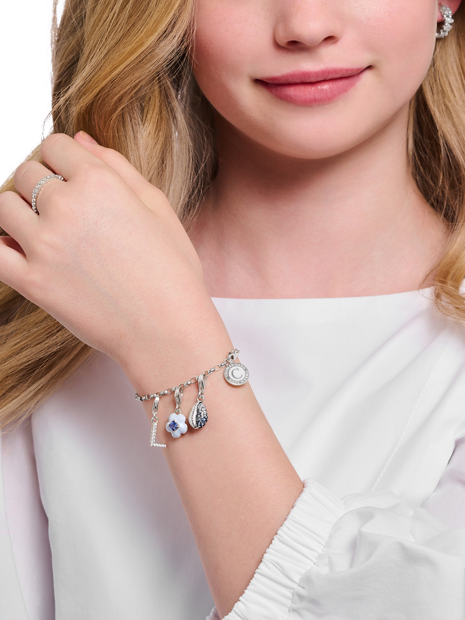 Product image 3 of 4, which shows THOMAS SABO Charmista Coin Small Oval Link Chain Bracelet, Silver