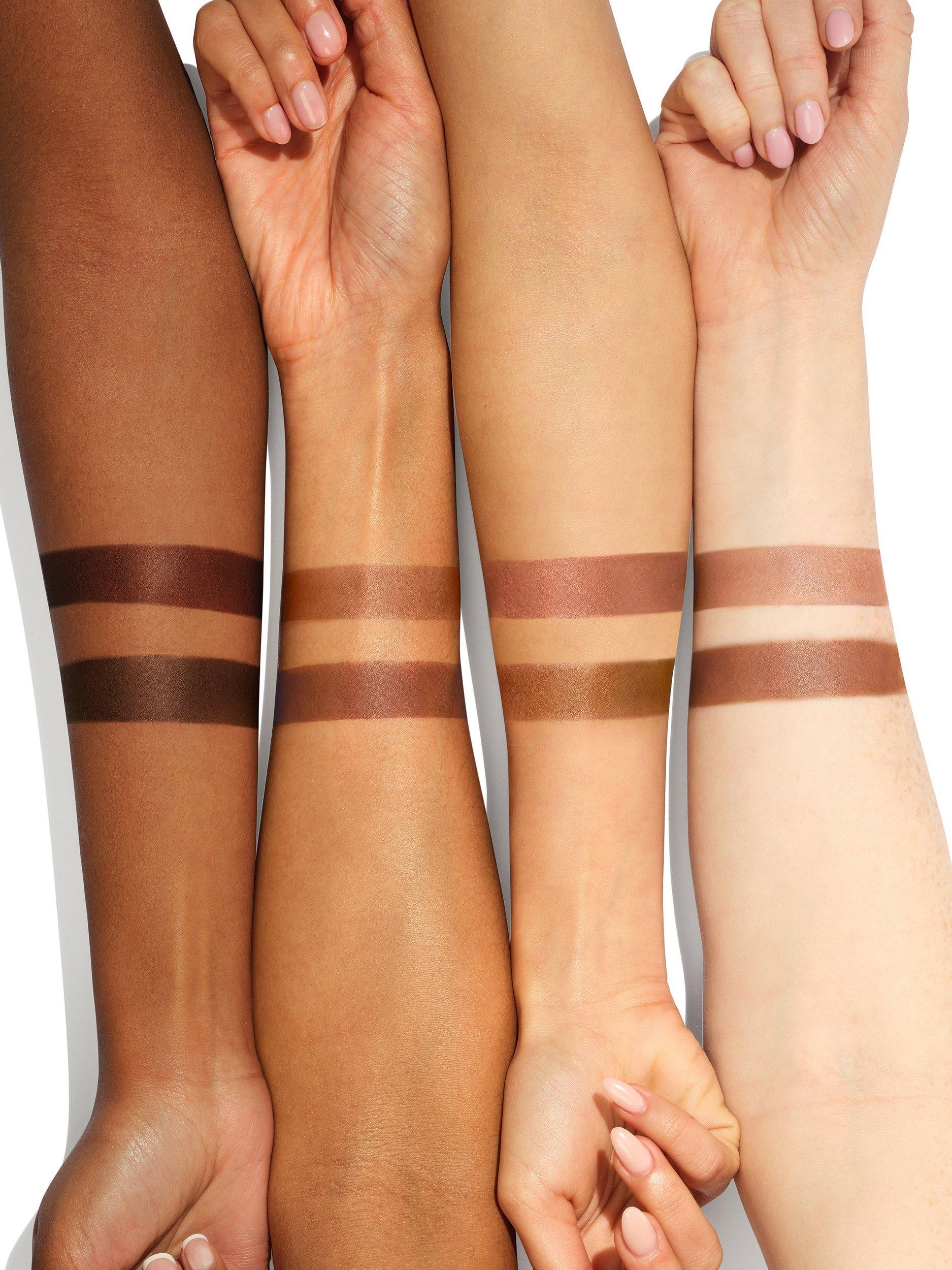 Product image 7 of 9, which shows Charlotte Tilbury Hollywood Contour Wand, Medium
