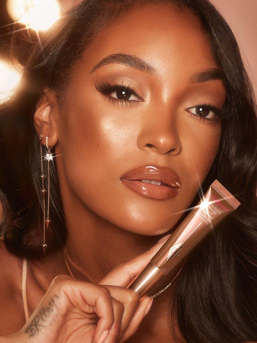 Product image 2 of 9, which shows Charlotte Tilbury Hollywood Contour Wand, Tan/Deep