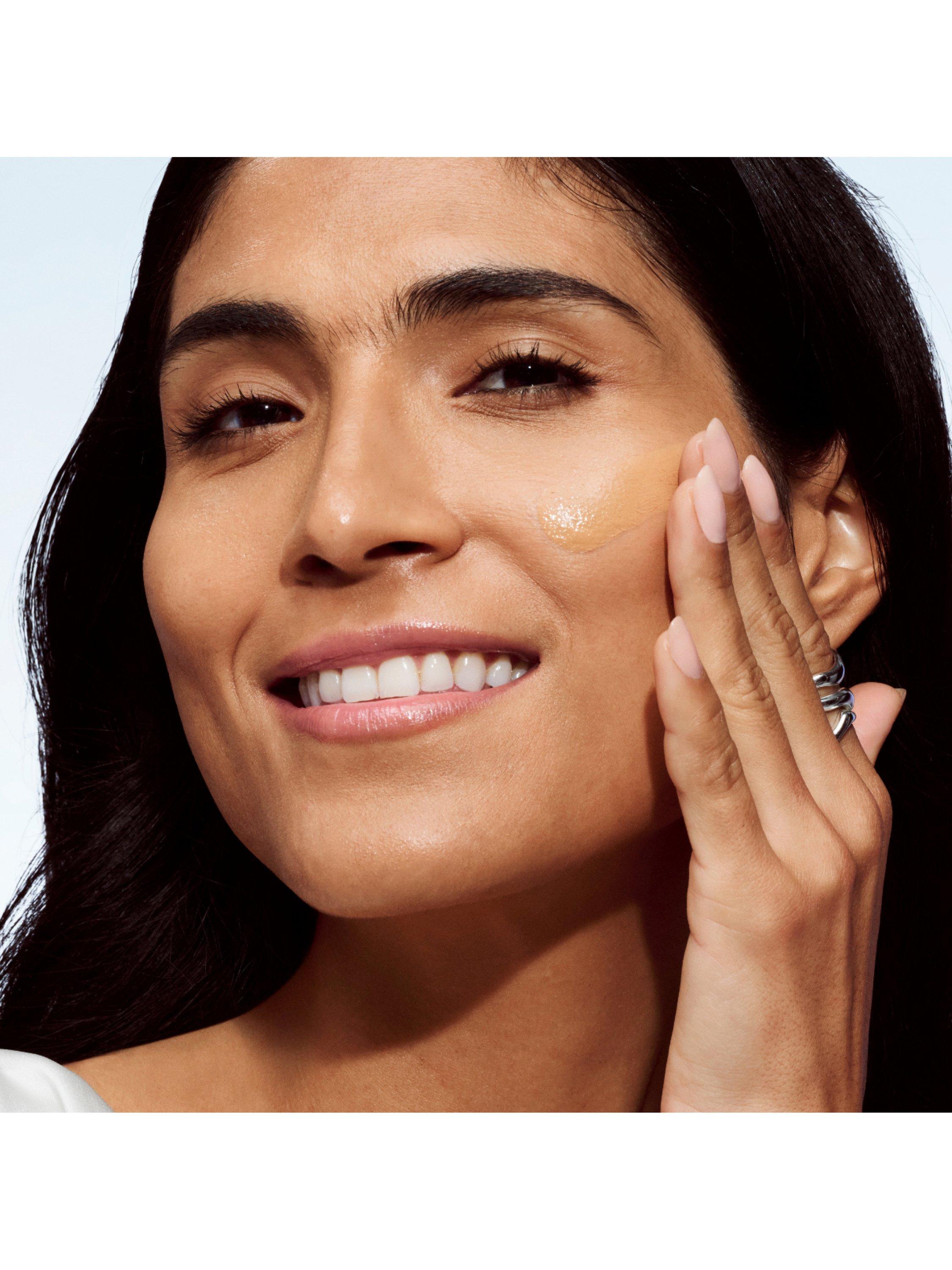 Product image 7 of 9, which shows Clinique Even Better Clinical Vitamin Makeup SPF 50, 04 Light Cool 3