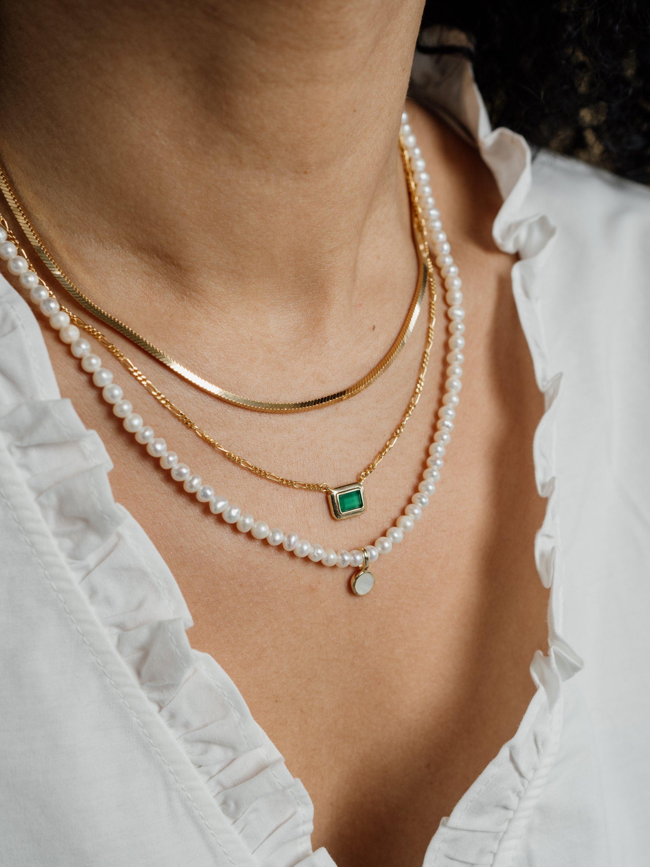 Product image 3 of 4, which shows LARNAUTI Green Onyx Pendant Necklace, Gold