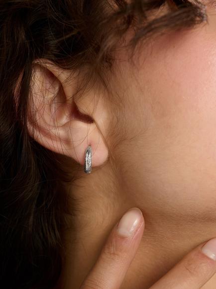 Tutti Moor Textured Huggie Hoop Earrings, Silver - view 2, Silver