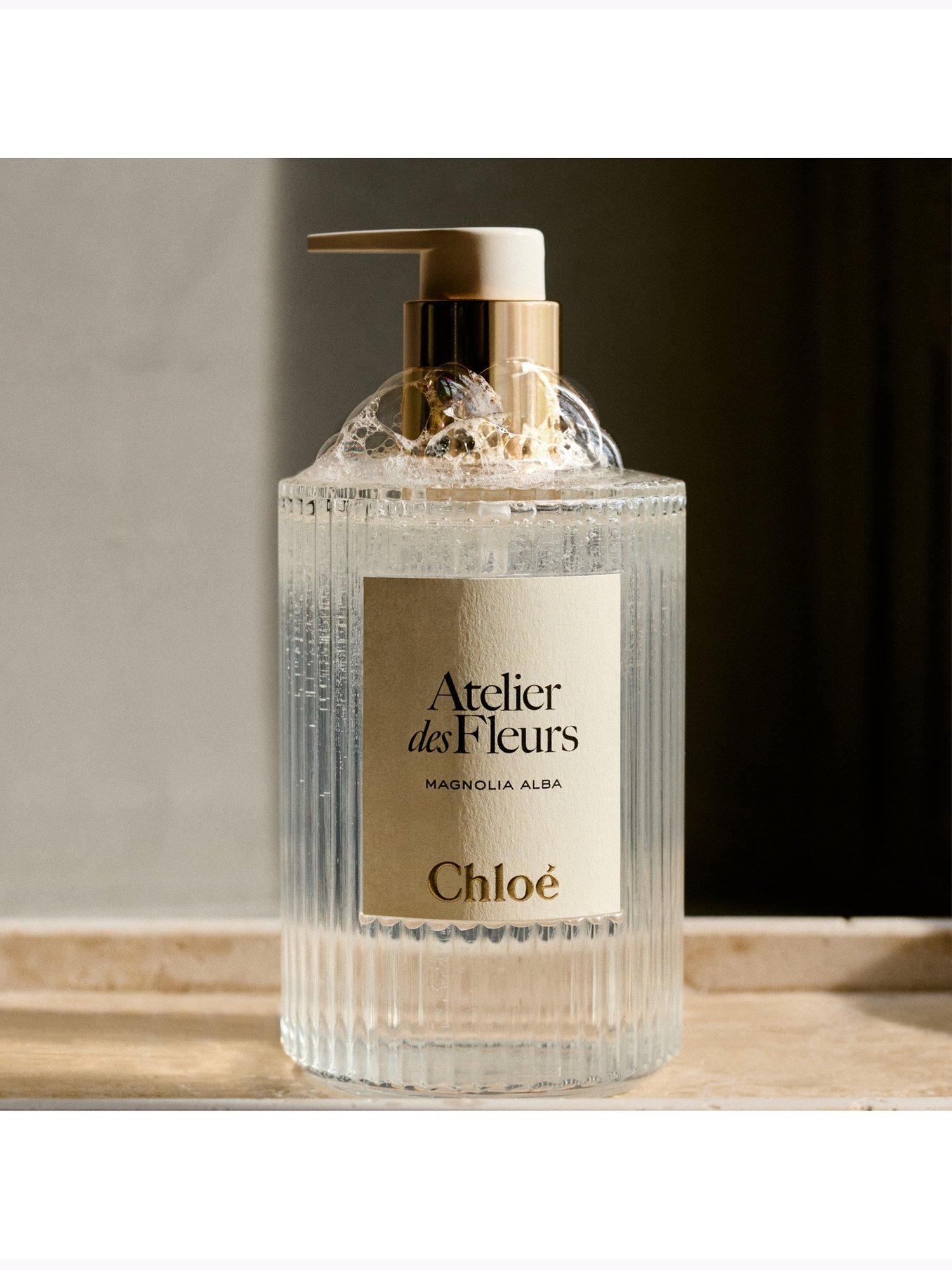 Product image 2 of 8, which shows Chloé Atelier des Fleurs Cedrus Perfumed Shower Gel, 300ml