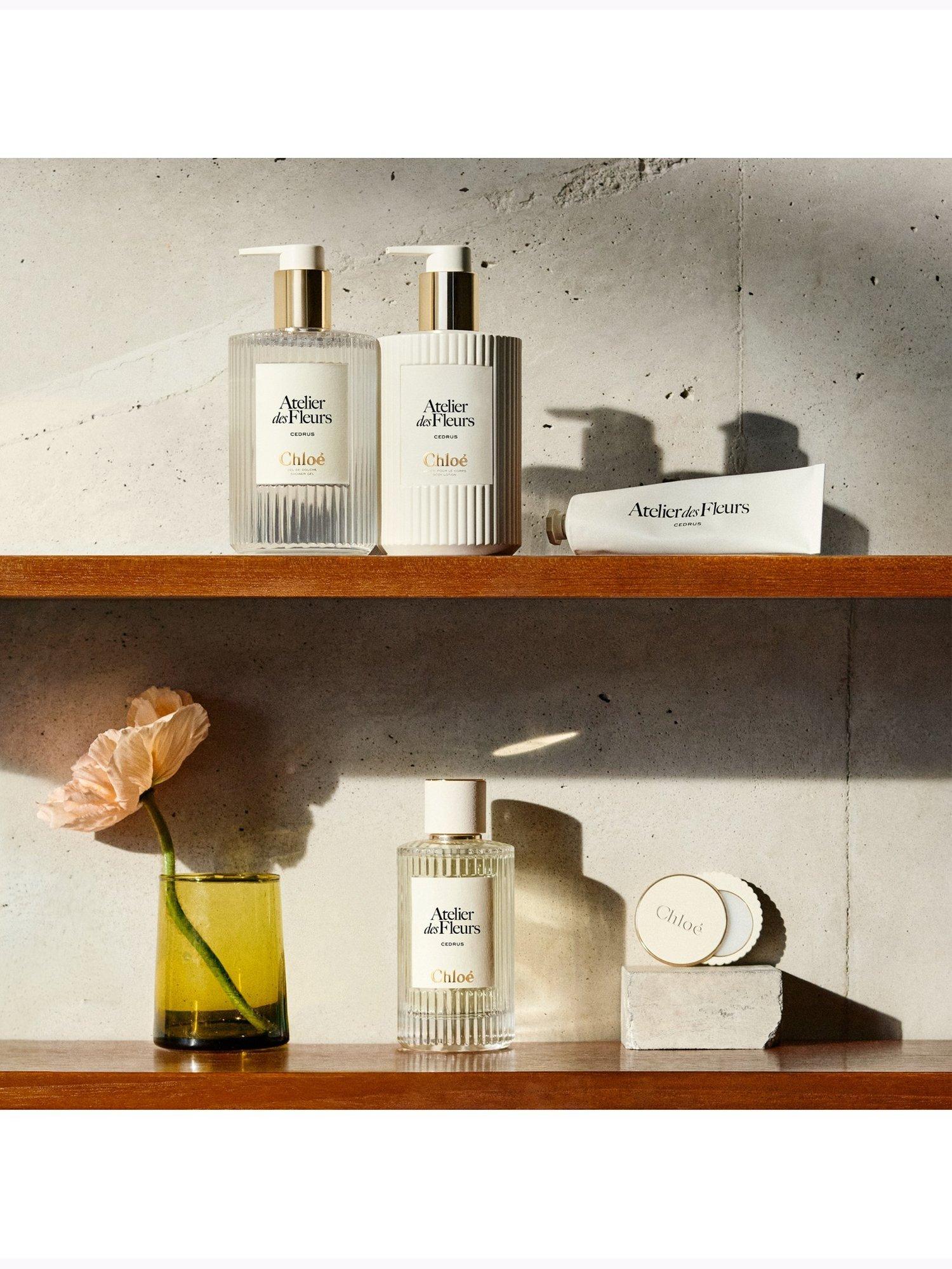 Product image 6 of 8, which shows Chloé Atelier des Fleurs Cedrus Perfumed Shower Gel, 300ml