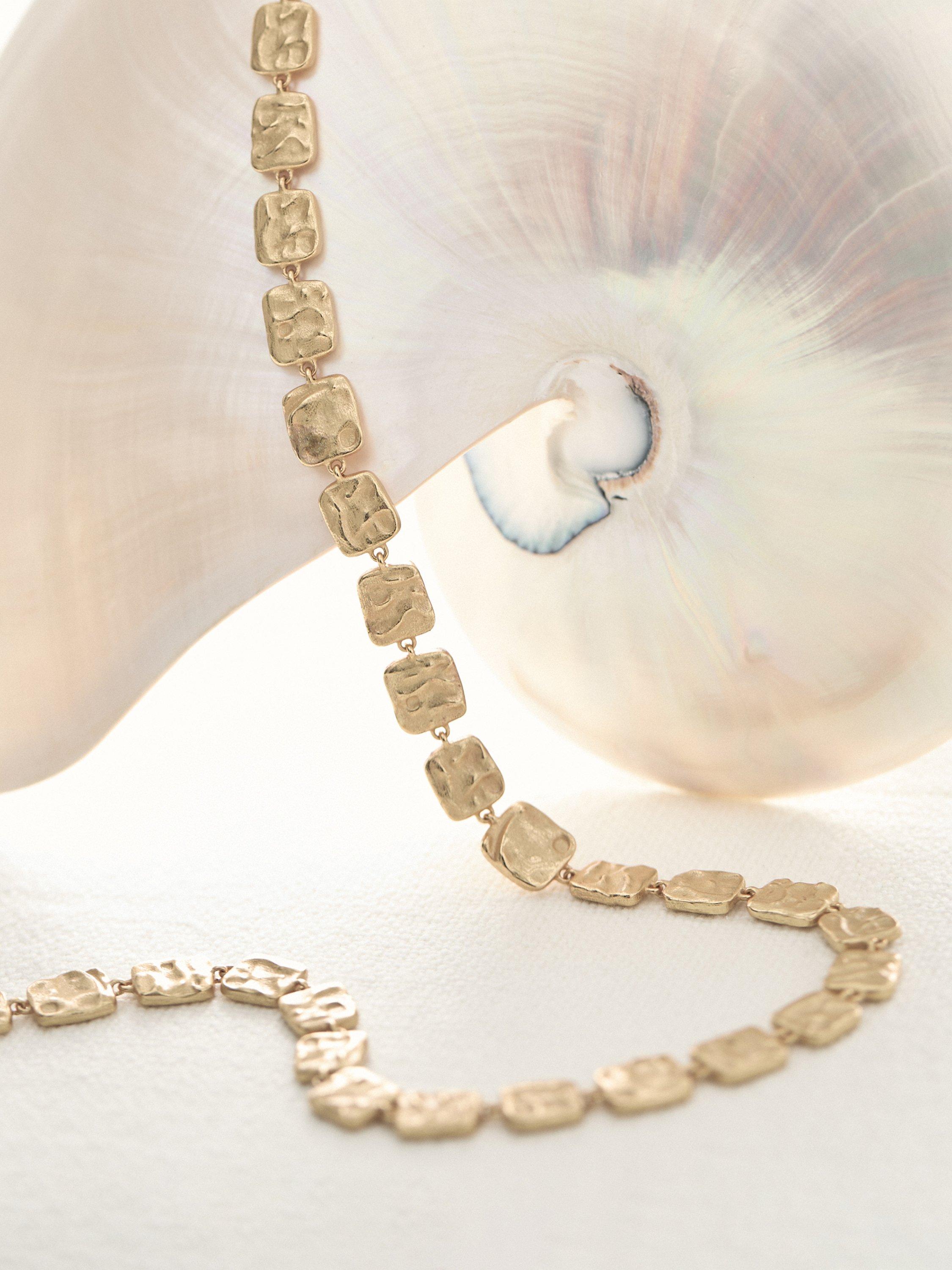 Product image 3 of 6, which shows Reiss Mila Molten Square Chain Necklace, Gold
