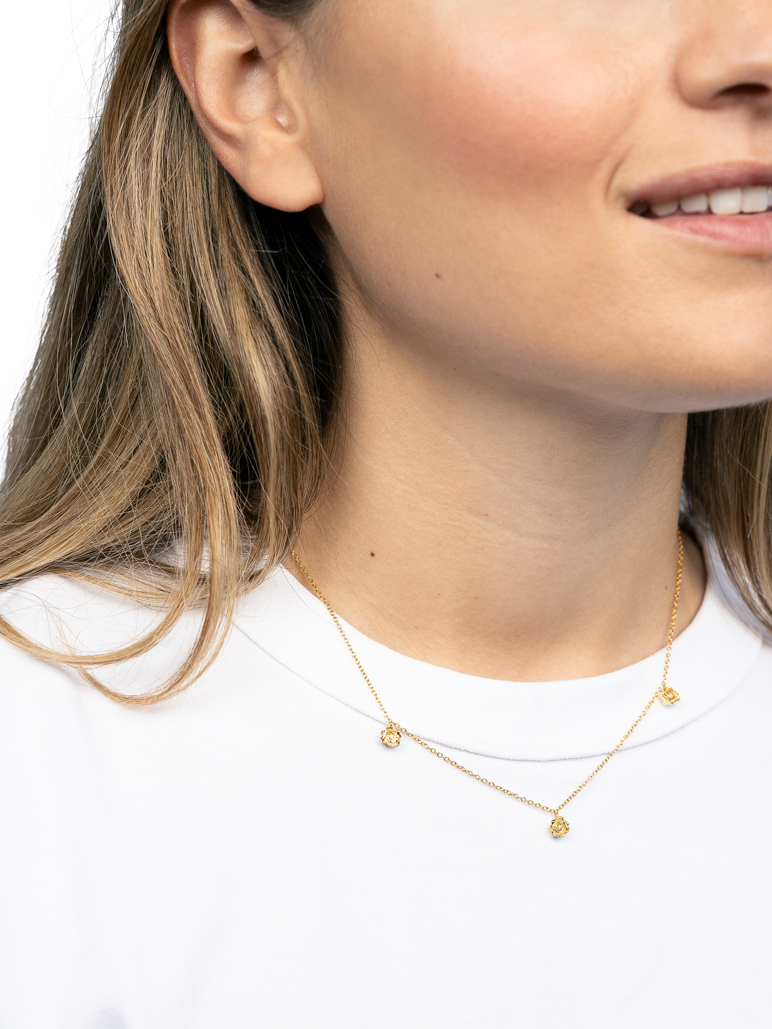 Product image 2 of 3, which shows DPT Antwerp 3 Rose and Diamond Necklace, Gold