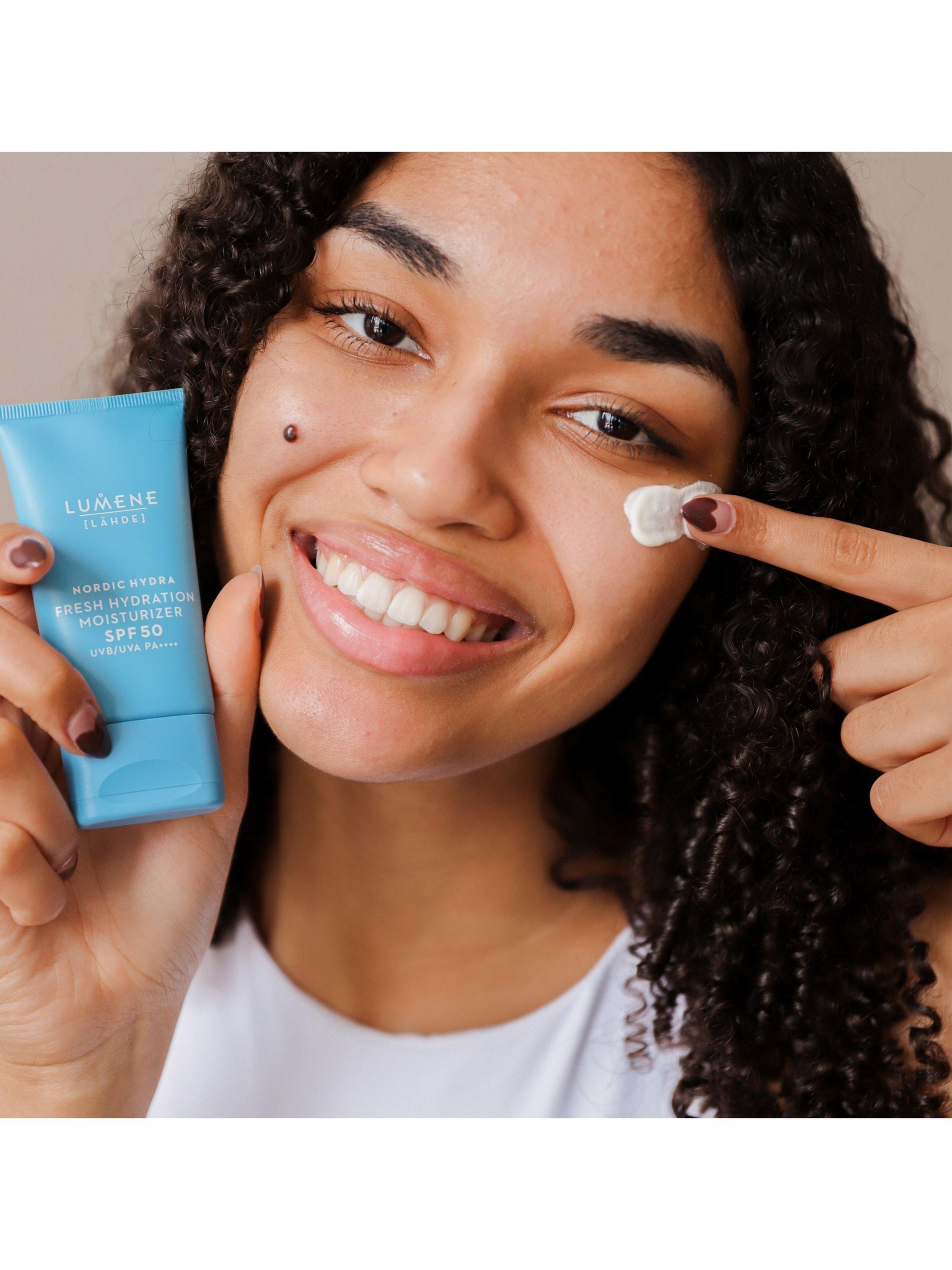 Product image 5 of 5, which shows Lumene Nordic Hydra [Lähde] Fresh Hydration Moisturiser SPF 50, 50ml