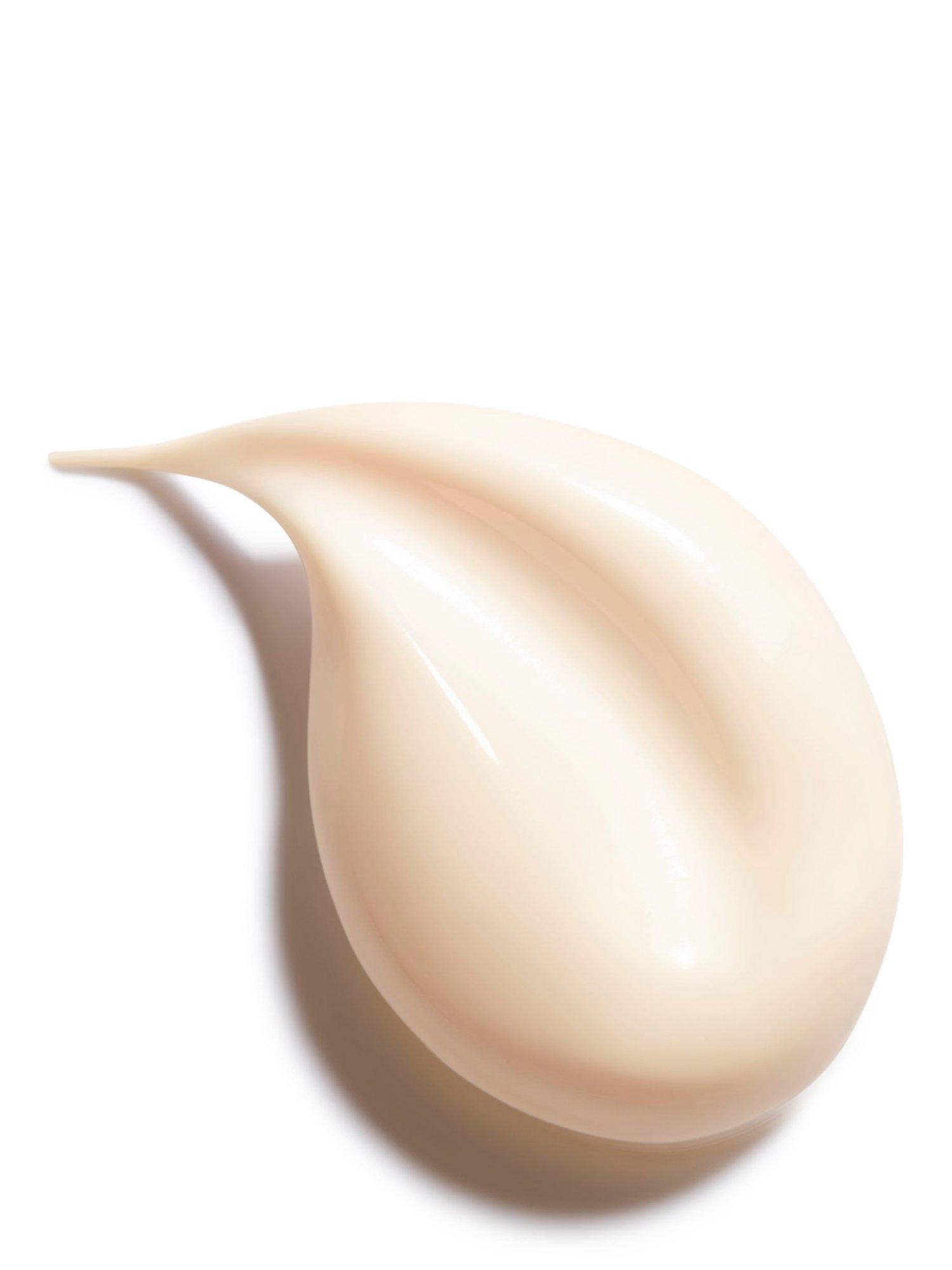 CHANEL Sublimage La Protection UV Ultimate Protection: Revives And