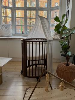 Stokke Sleepi V3 Mini Oval Crib - view 2, Warm Brown