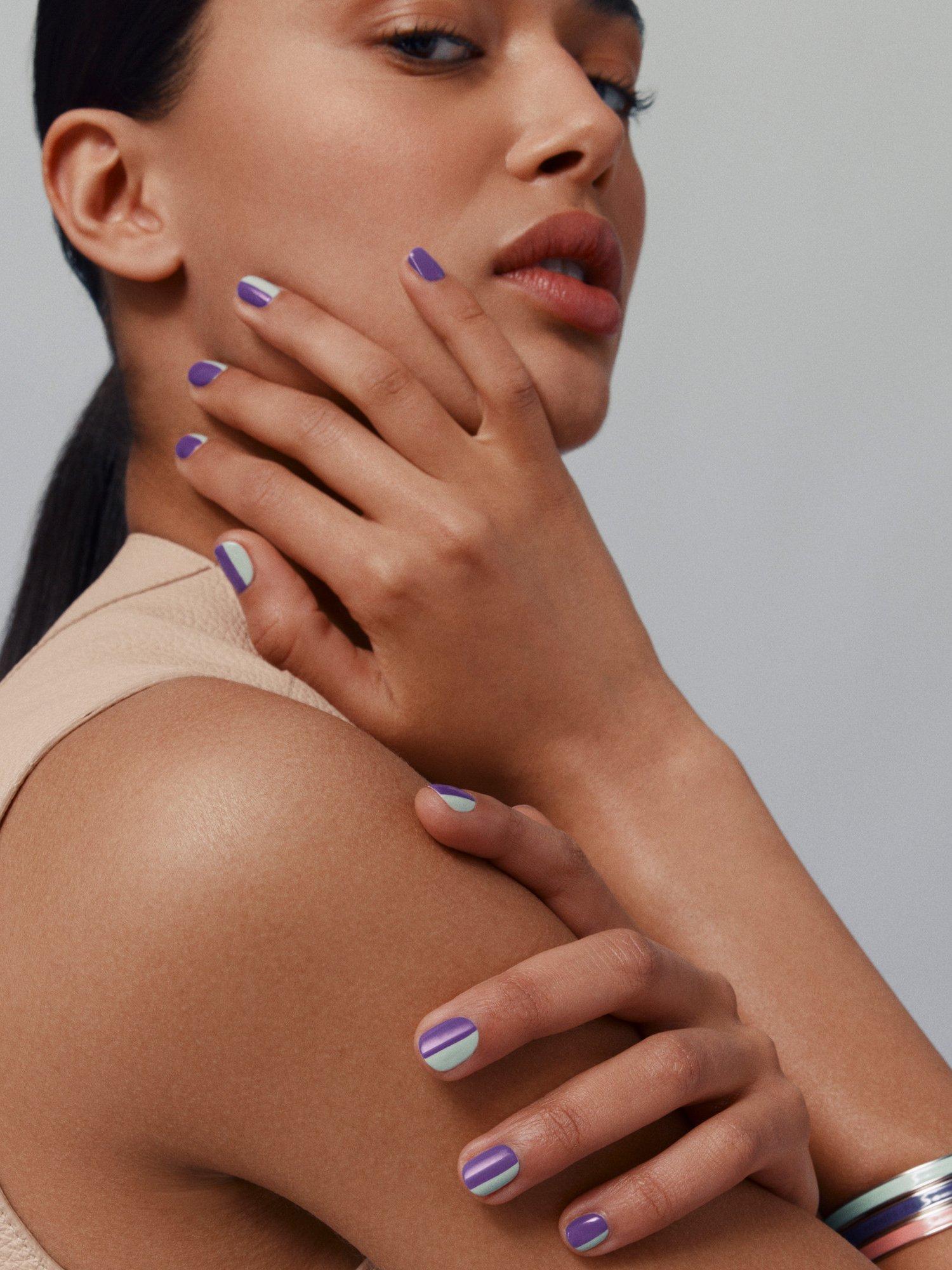 Product image 7 of 7, which shows Hermès Les Mains Hermès Nail Polish Limited Edition, 44 Iris Violetta