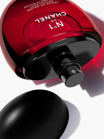 CHANEL N°1 De CHANEL Red Camellia Serum-In-Mist Protects – Soothes – Enhances Radiance Spray/Mist, 50ml - view 2, 