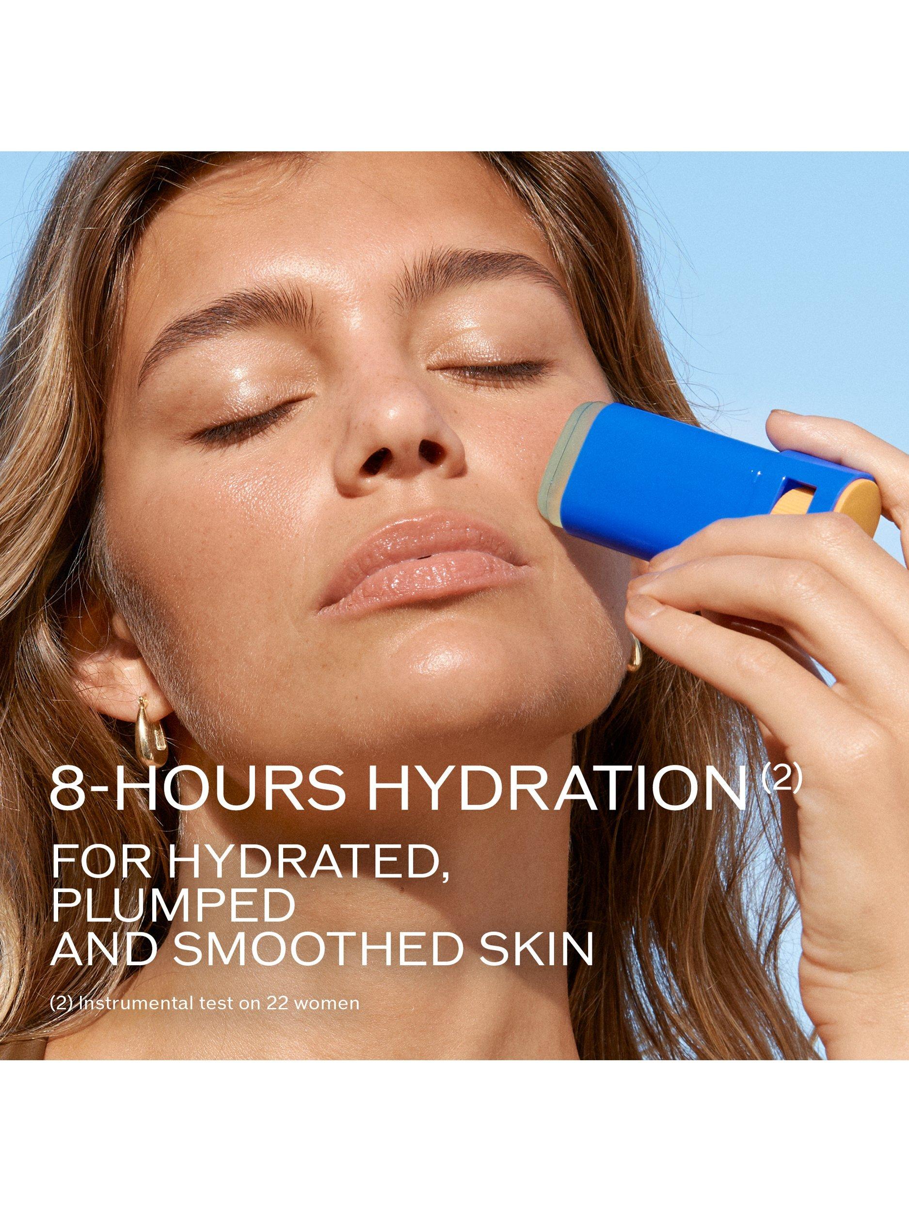 Product image 3 of 8, which shows Shiseido Sun Protection On The Go Skincare Gift Set
