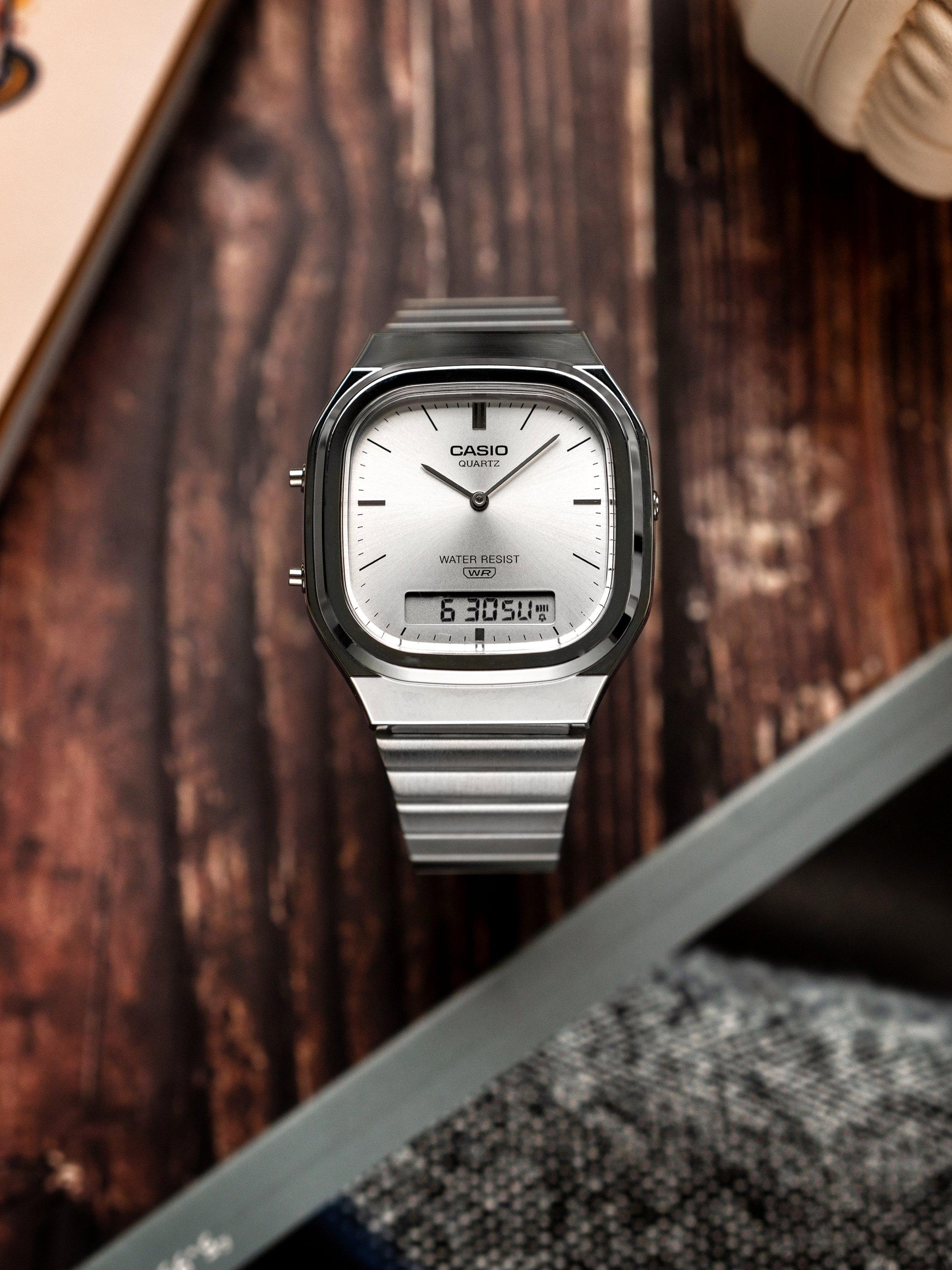 Casio Vintage AQ-240E-7AEF - Juwelier Koelink