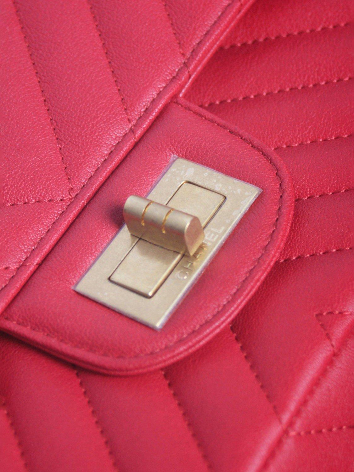 Product image 5 of 9, which shows Pre-loved CHANEL 2017 Chevron Leather Quilted Flap Shoulder Bag, Pink