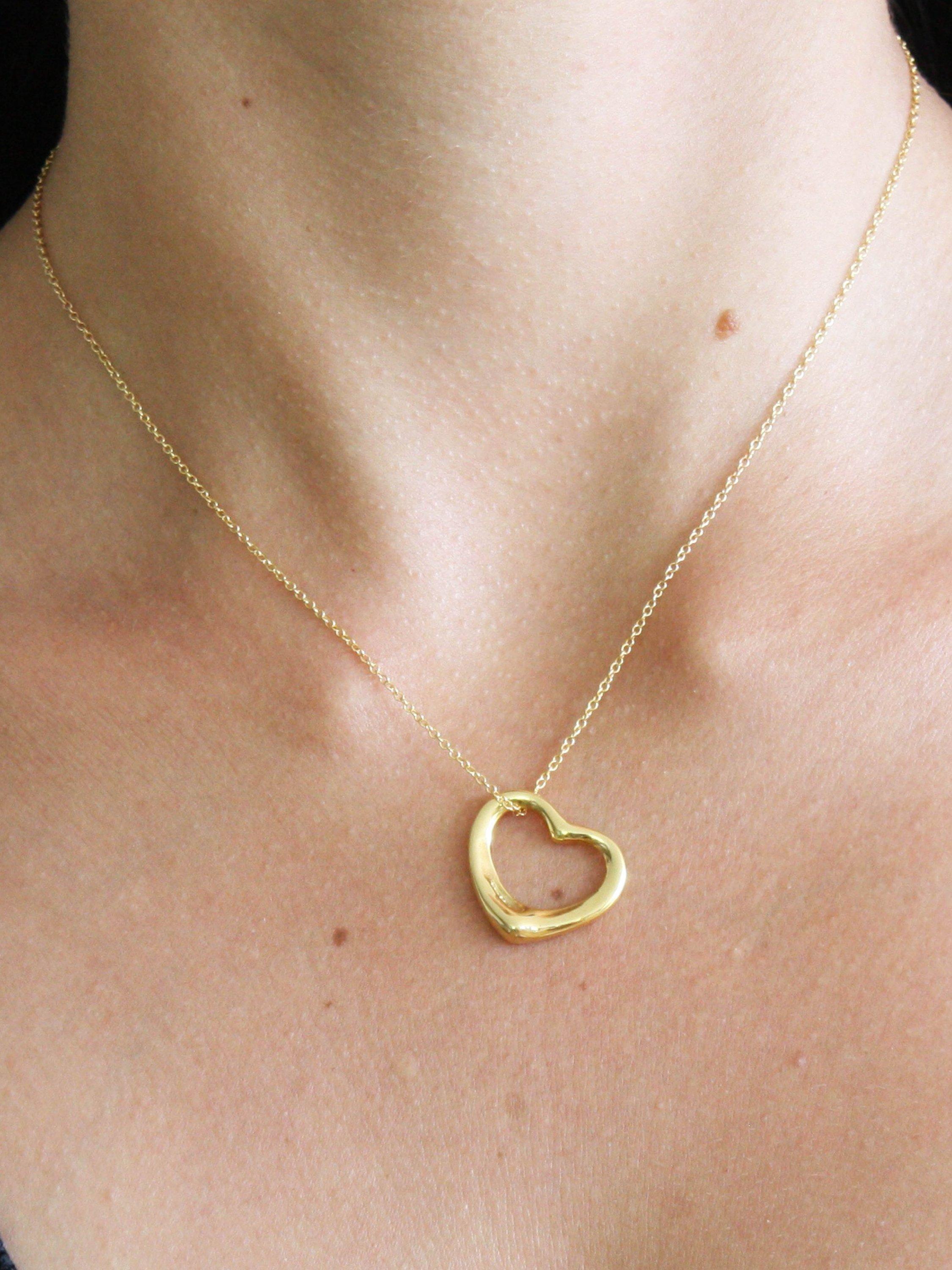 Product image 4 of 4, which shows Pre-loved 18ct Yellow Gold Heart Link Chain Pendant