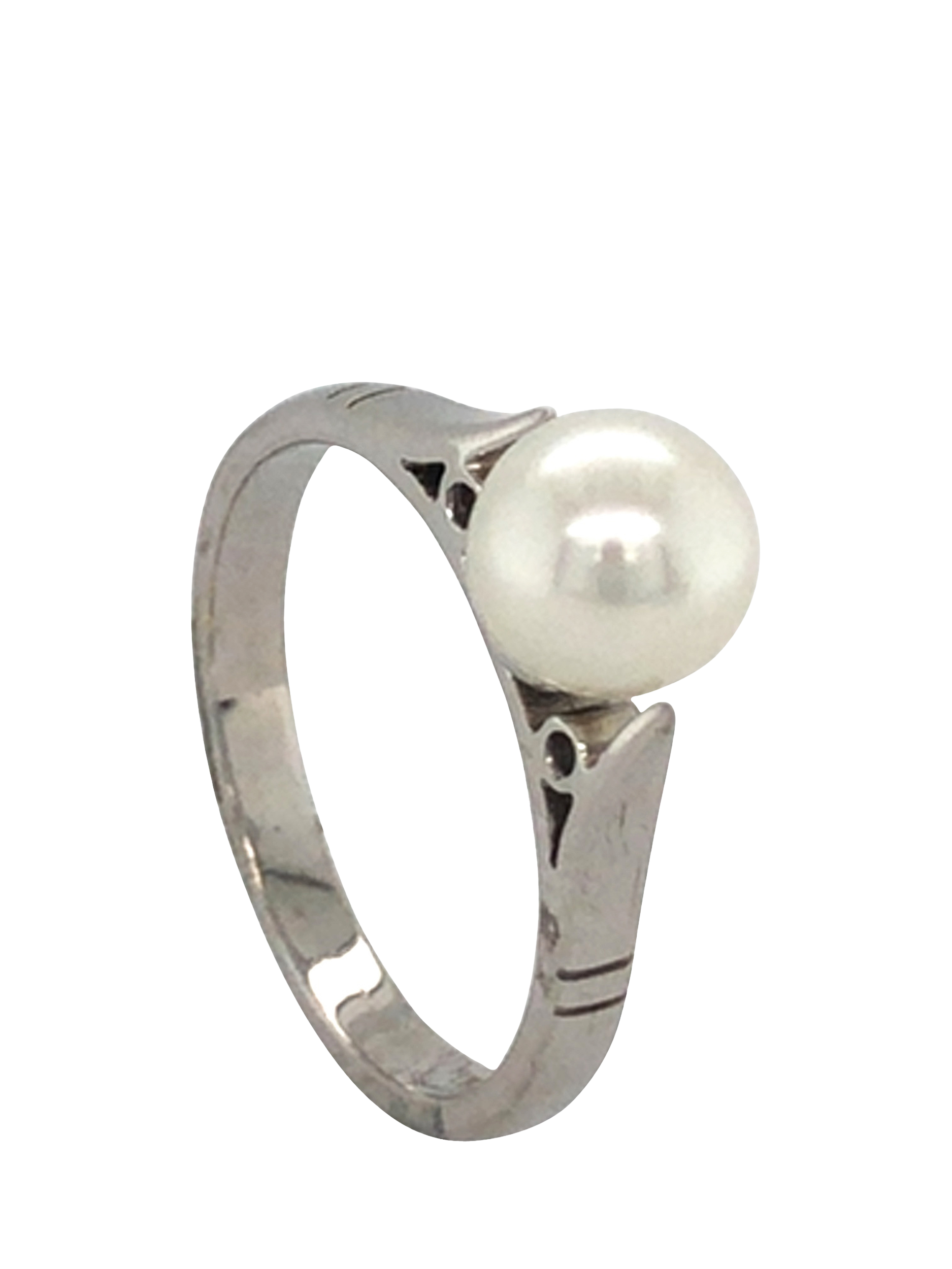 Product image 3 of 4, which shows Pre-loved 9ct White Gold Single Stone Cultured Pearl Ring