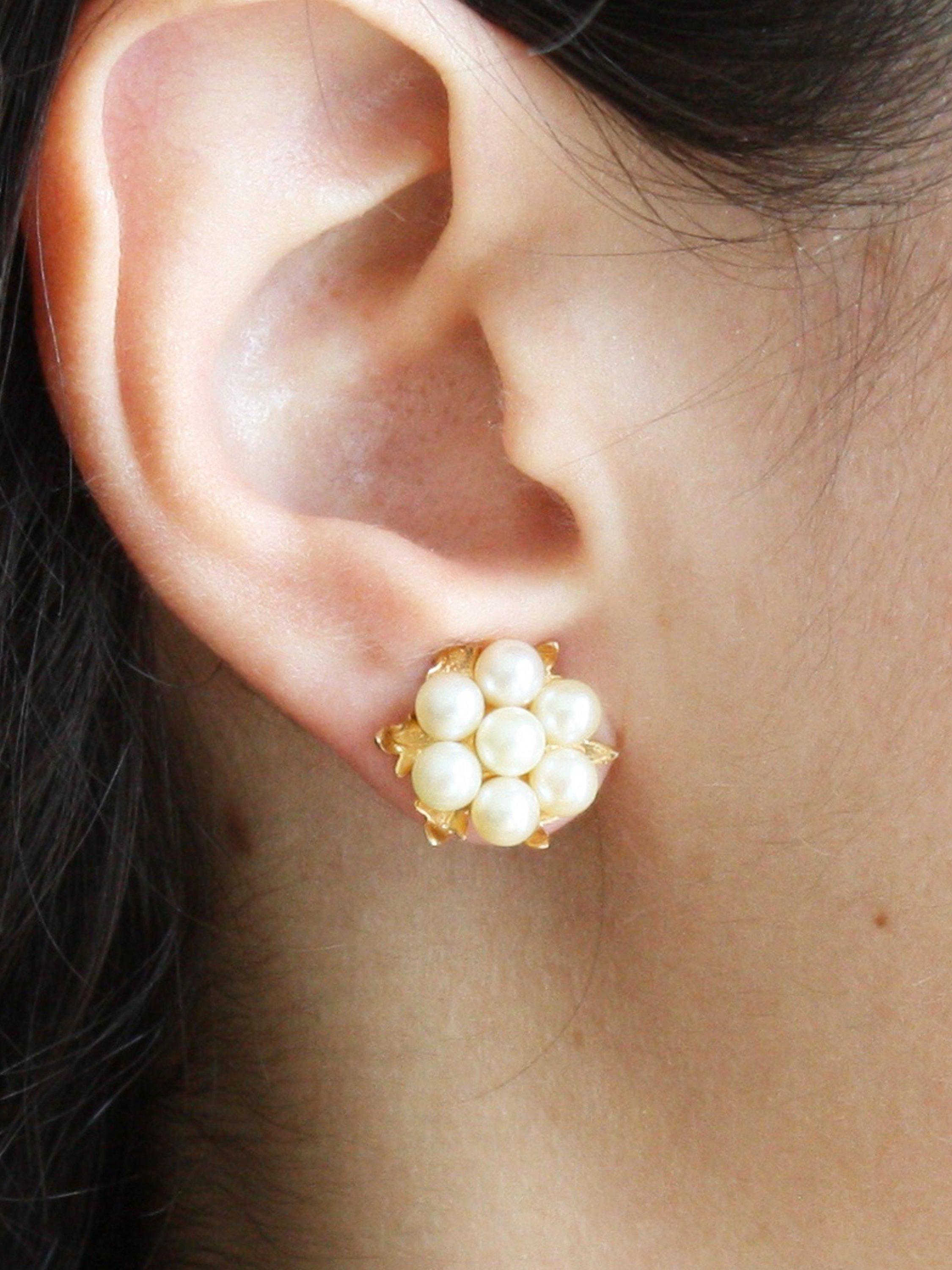 Product image 4 of 4, which shows Pre-loved 9ct Yellow Gold 7-Stone Cultured Pearl Cluster Stud Earrings
