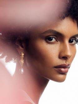 Reiss Margot Mismatched Drop Earrings, Gold/Pearl - view 2, Gold/Pearl