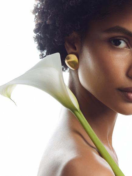 Reiss Pernilla Textured Earrings, Gold - view 2, Gold