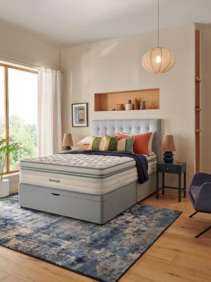 Silentnight Sleep Retreat UltraGel™ 3500 Mirapocket® Spring Mattress, Medium Tension, King Size - view 2, White