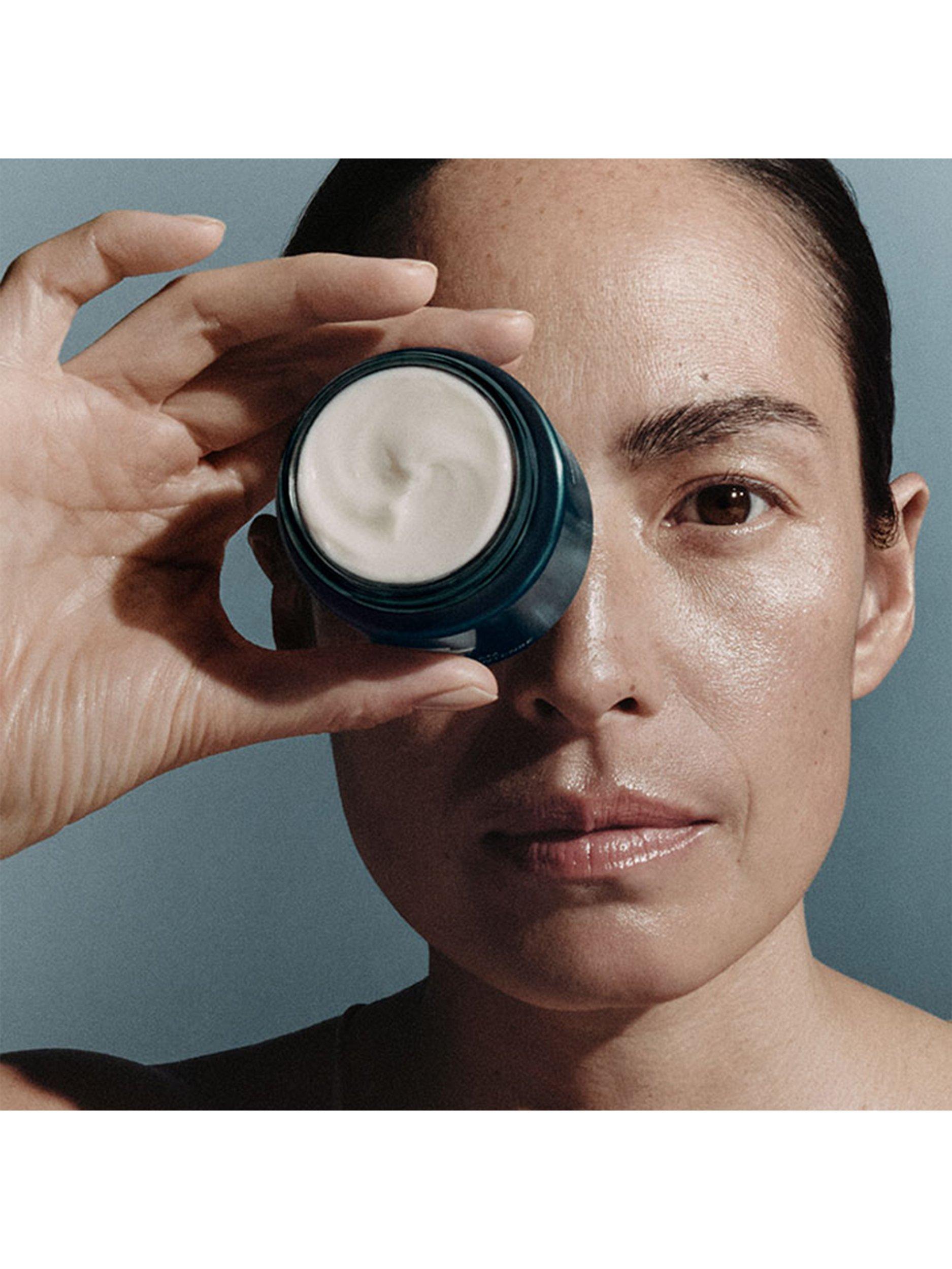 Product image 3 of 11, which shows La Mer The Rejuvenating Night Cream, 15ml