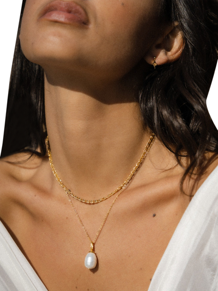 Ottoman Hands Ava Pearl Pendant Necklace, Gold - view 2, Gold