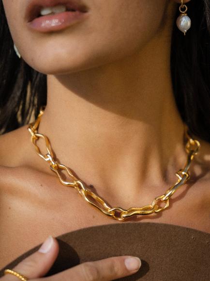 Ottoman Hands Etta Link Chain Necklace, Gold - view 2, Gold