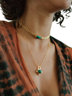 Ottoman Hands Esther Emerald Pendant Necklace, Gold - view 2, Gold