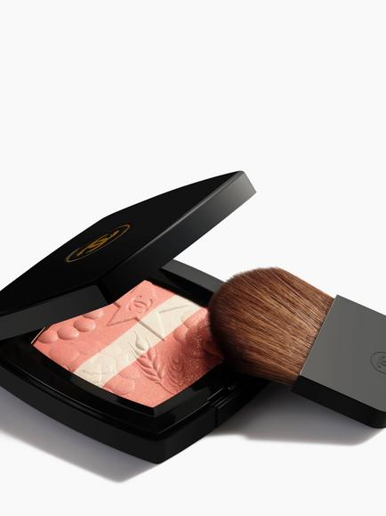 CHANEL Les Signes De Chanel Illuminating Powder Blush Holiday Limited Edition - view 2, Pêche Lumière