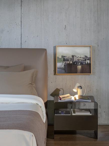 Flos Bilboquet Adjustable Head Table Lamp - view 2, Linen