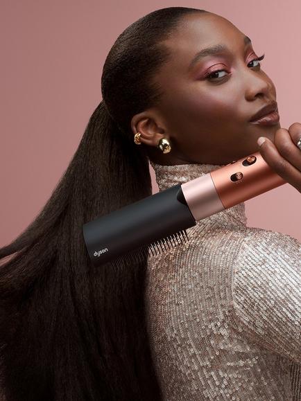 Dyson Airwrap™ i.d. Hair Styler with Diffuser and Presentation Case, Amber Silk - view 2, Amber Champagne