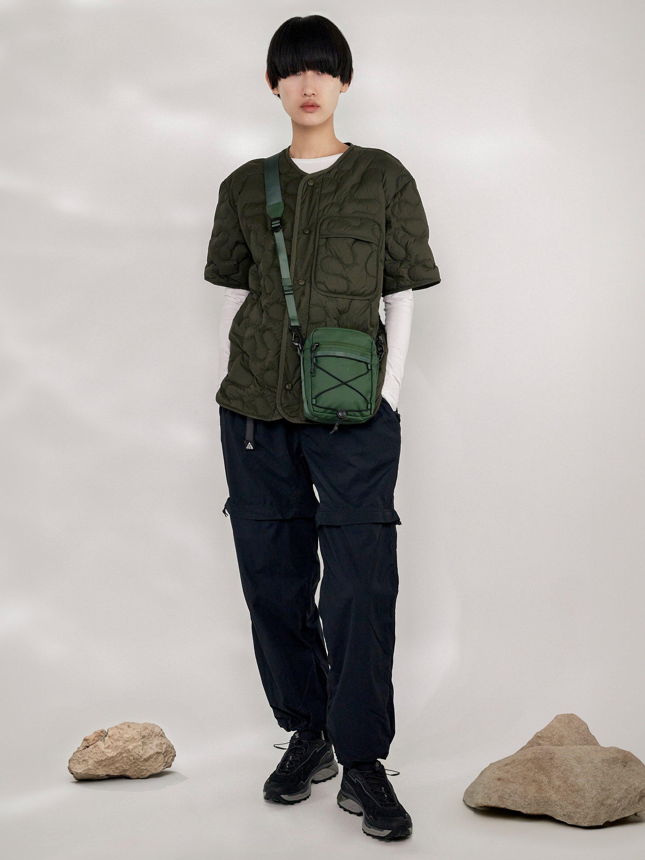 Product image 7 of 9, which shows ELLIKER Kep Crossbody Bag, Green