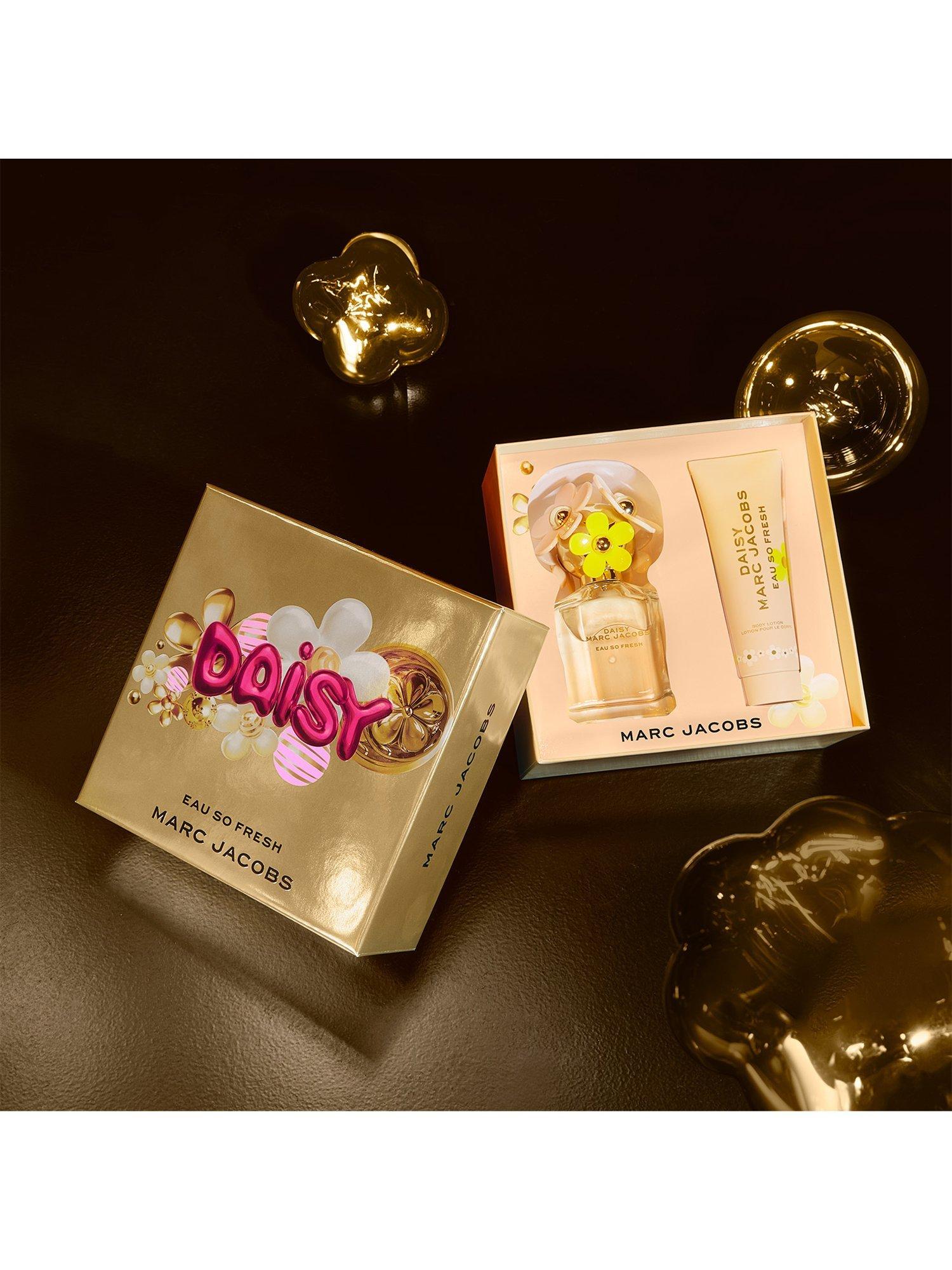 Product image 4 of 8, which shows Marc Jacobs Daisy Eau So Fresh Eau de Toilette 75ml Fragrance Gift Set