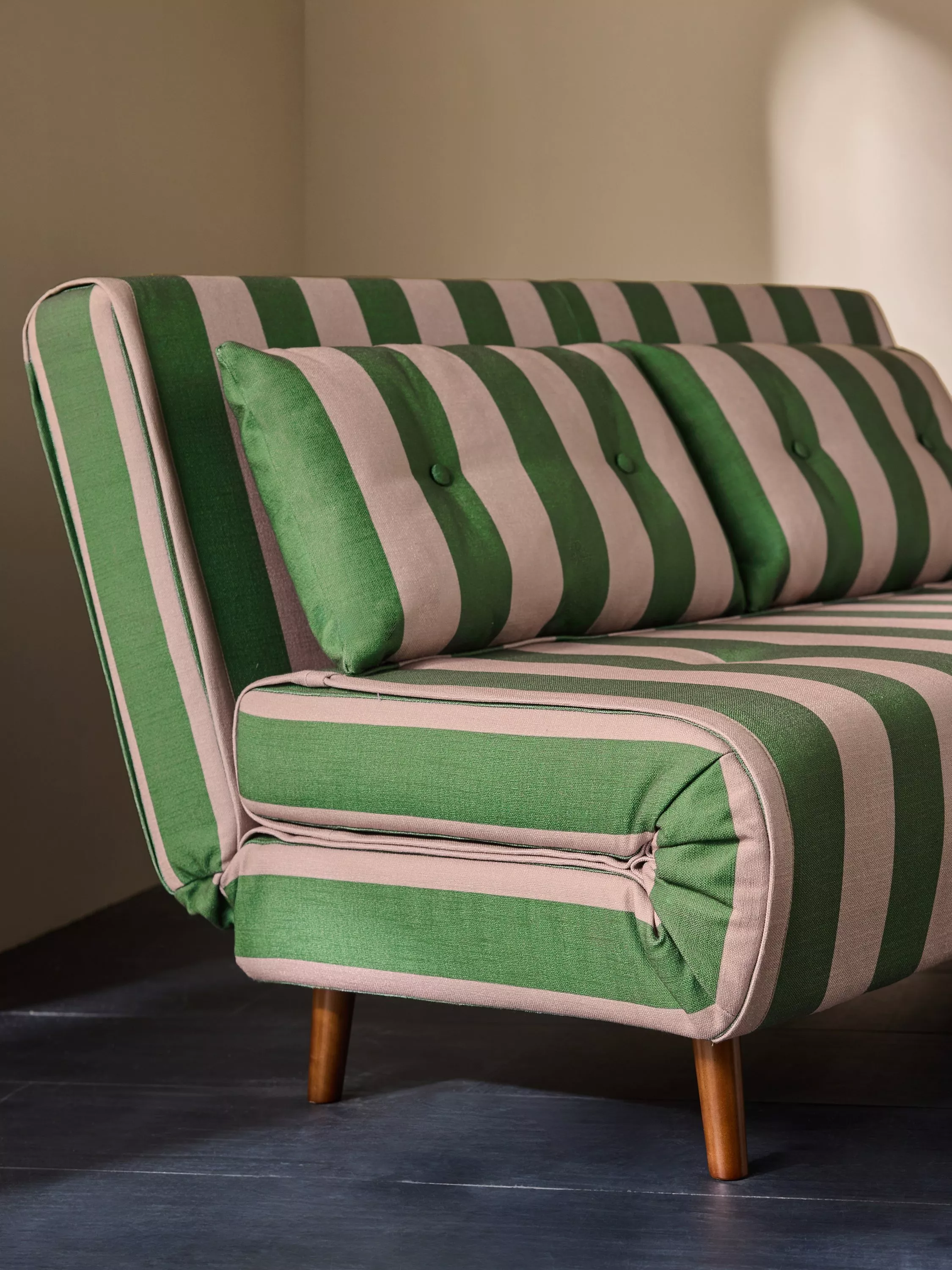 Carousel image, index 2