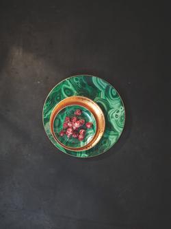 L'OBJET Malachite Porcelain Small Dish, 13cm, Green/Gold - view 2, Green