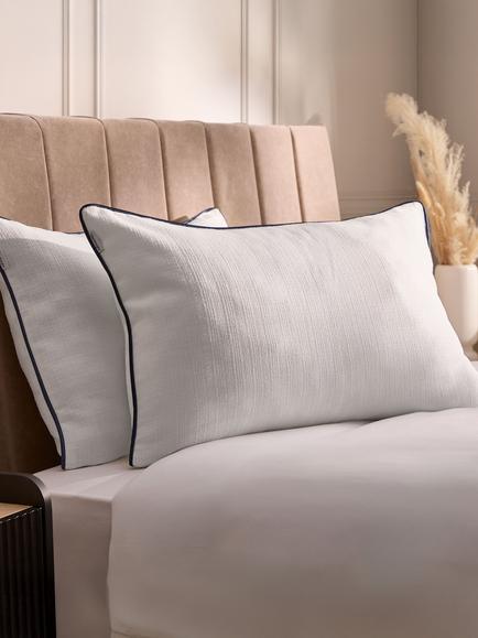 Silentnight Hotel Collection Prestige Standard Pillow, Medium/Firm, White