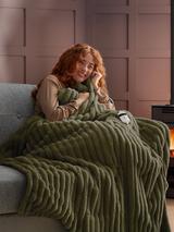 Silentnight Faux Fur Heated Throw