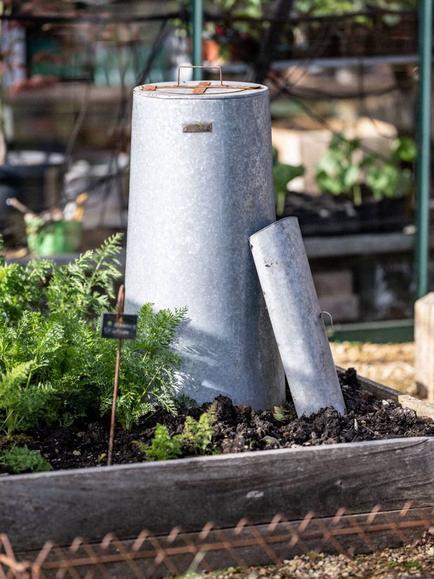 Wilstone Galvanised Steel Direct Composter with Scoop - view 2, Natural