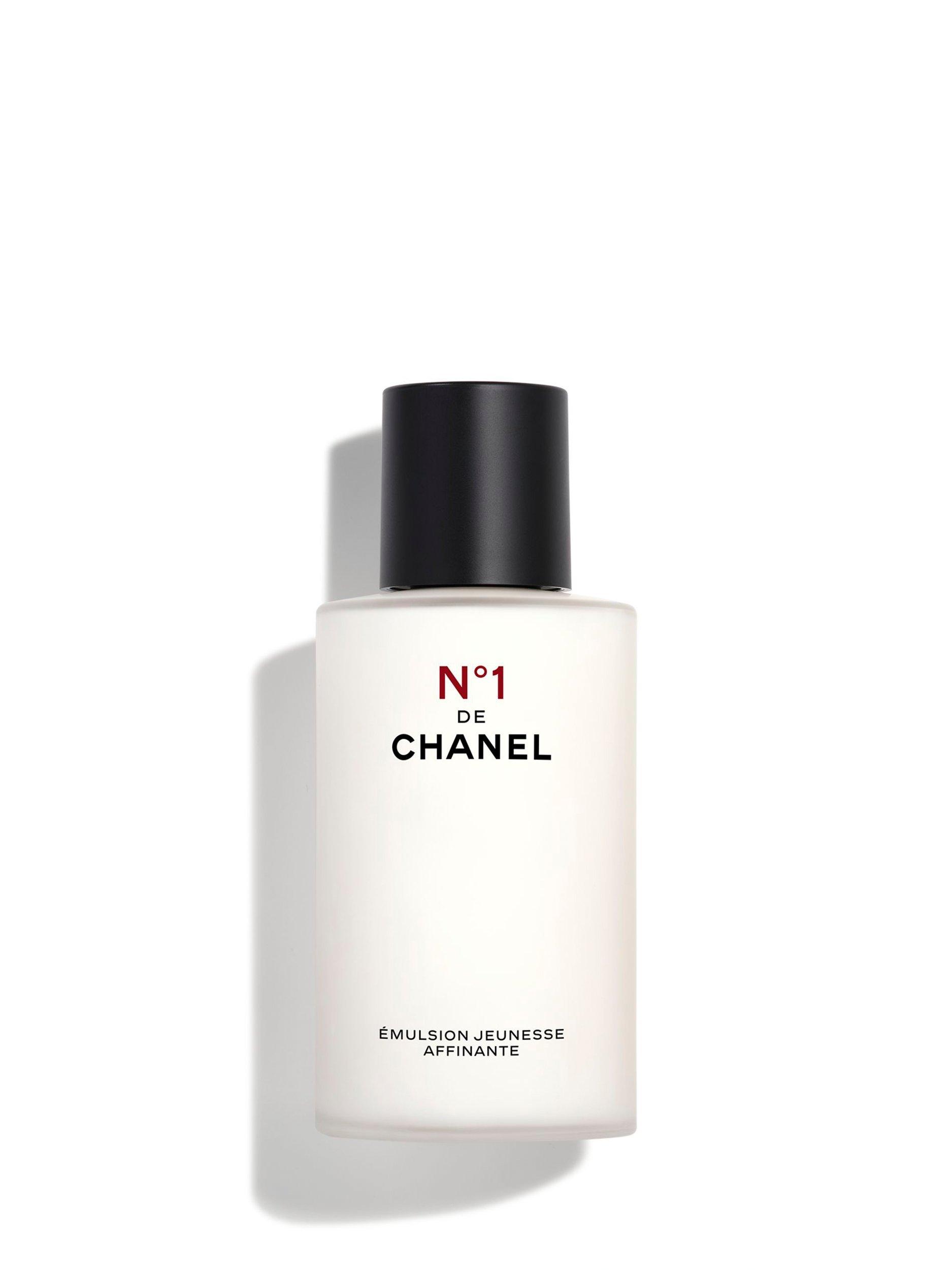 CHANEL N°1 De Chanel Refining Youth Emulsion Revitalises Skin