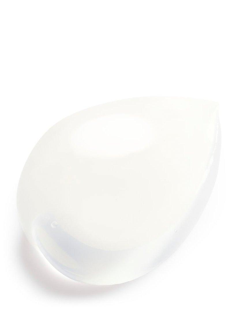 CHANEL N°1 De Chanel Refining Youth Emulsion Revitalises Skin