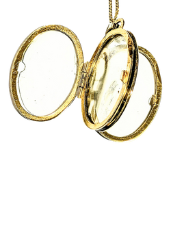 Pre-loved 9ct Yellow Gold Embossed Floral Opening Locket - view 2, Yellow Gold