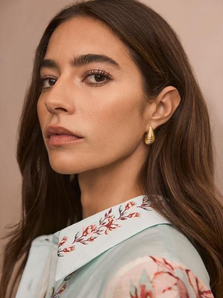 Mint Velvet Ribbed Curved Huggie Hoop Earrings, Gold - view 2, Gold