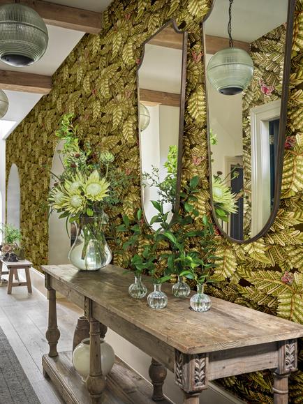 Cole & Son Acacia Canopy Wallpaper - view 2, Safari