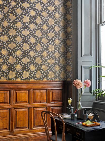 Cole & Son Moss Trellis Wallpaper - view 2, Black And Gold