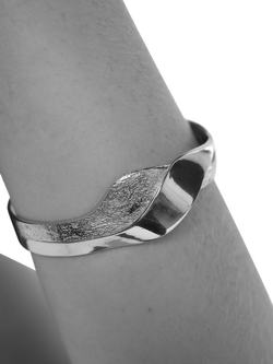 TUTTI Open Wave Bangle, Silver - view 2, Silver