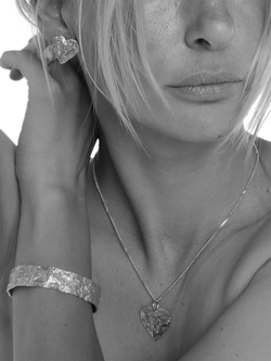 TUTTI Revere Flat Textured Bangle, Silver - view 2, Silver