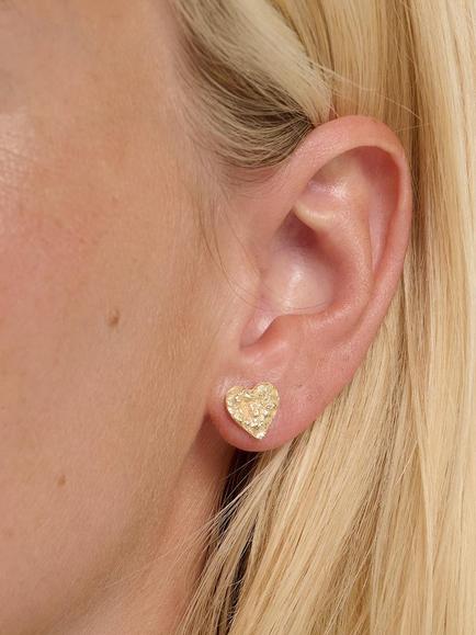 TUTTI Revere Textured Heart Stud Earrings, Gold - view 2, Gold